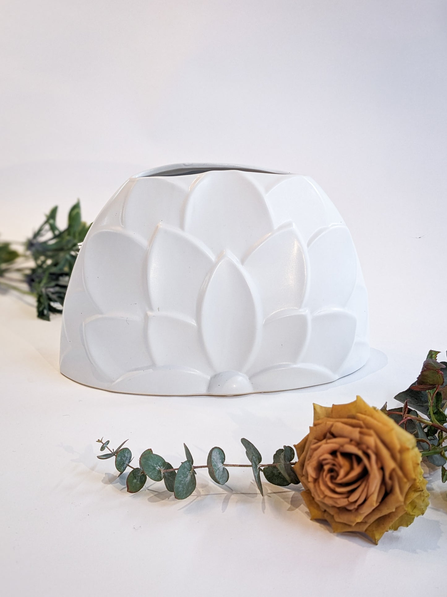 Lotus Pattern Modern Vase