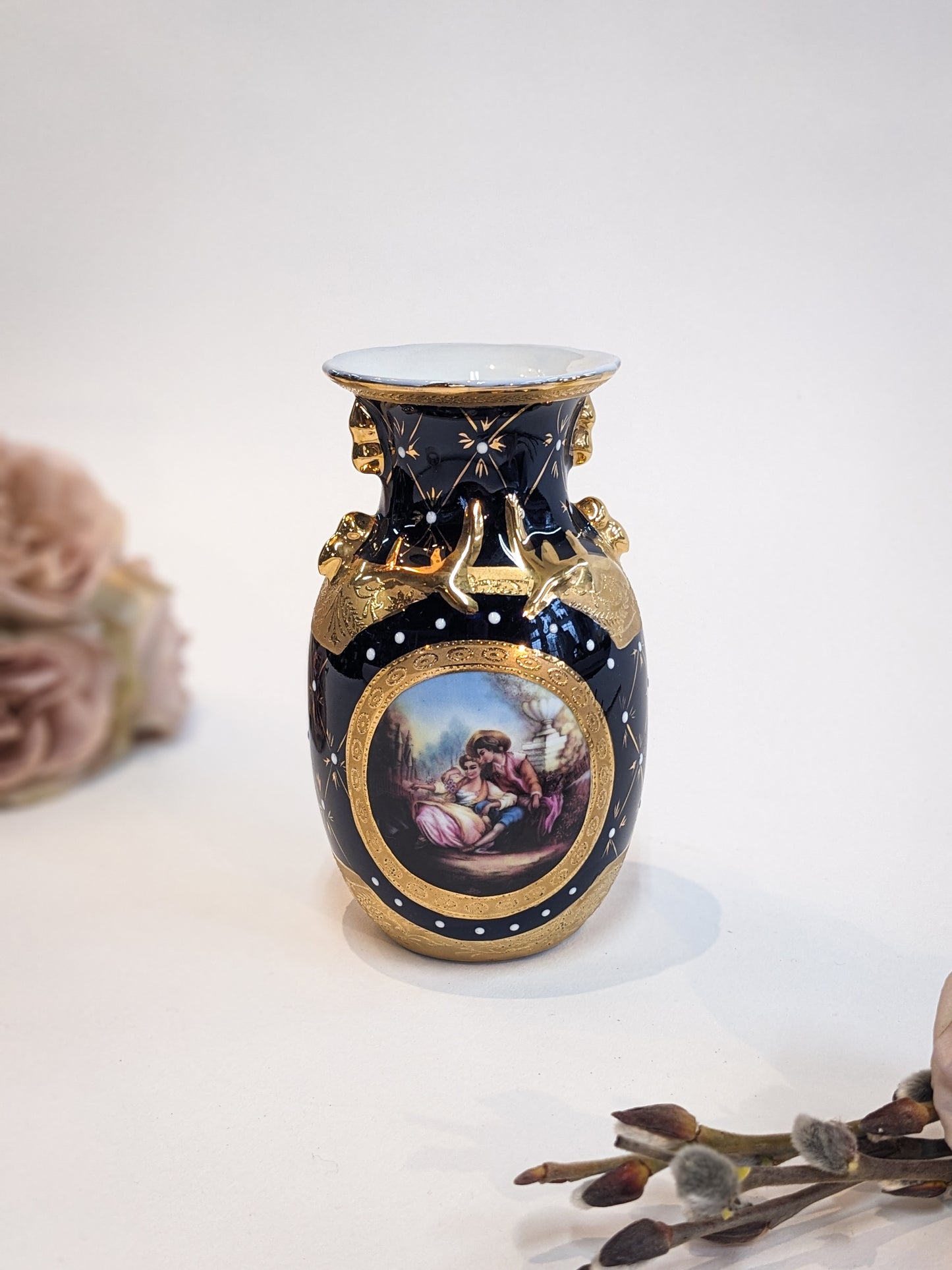 Versai Gilt Jar Vase